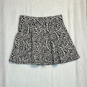 DIVIDED H&M  Mini Skirt Black and White size S